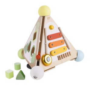 Забавлявайте малкото си дете с часове и с различни игри с дървената пирамида на Classic World. Тя предоставя забавен начин за игра